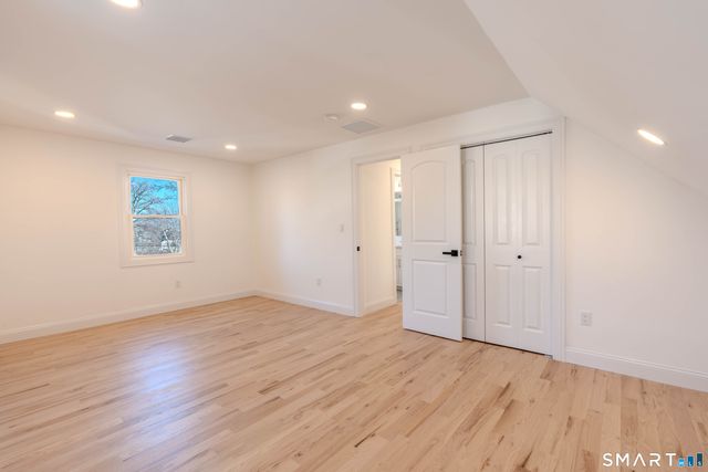 4 Robins Square East, Norwalk, CT 06854