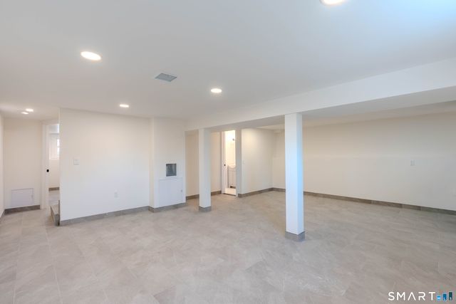 4 Robins Square East, Norwalk, CT 06854