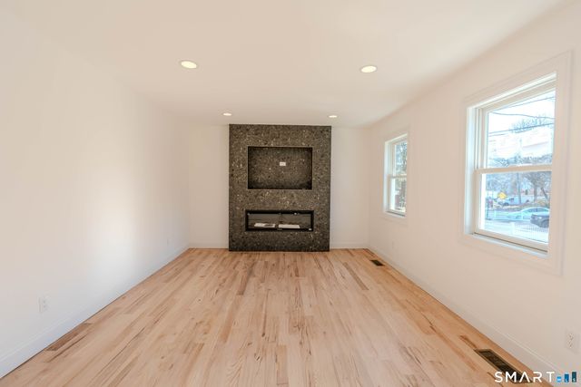 4 Robins Square East, Norwalk, CT 06854