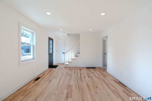 4 Robins Square East, Norwalk, CT 06854