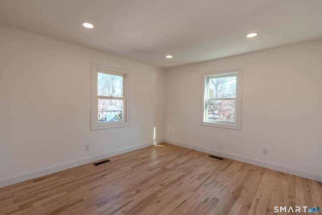 4 Robins Square East, Norwalk, CT 06854