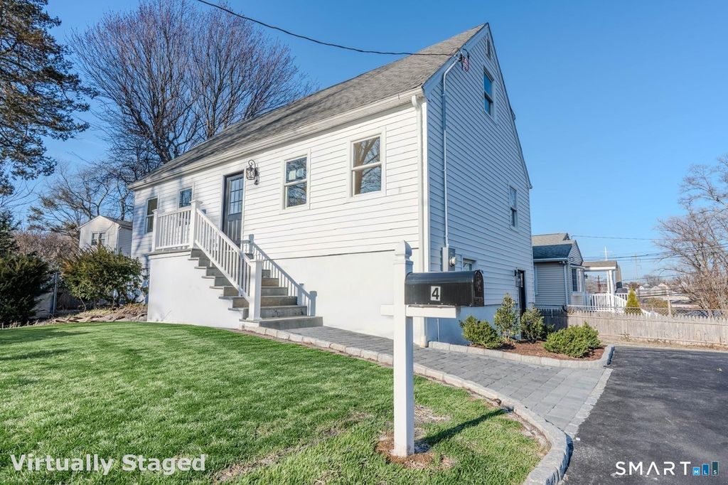 4 Robins Square East, Norwalk, CT 06854