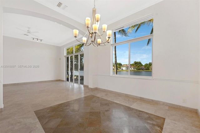1666 Victoria Pointe Cir, Weston, FL 33327