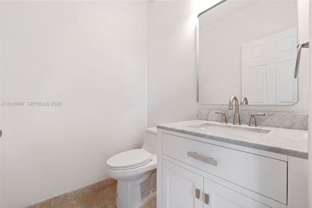 1666 Victoria Pointe Cir, Weston, FL 33327