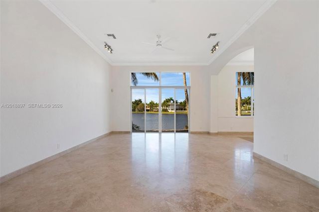 1666 Victoria Pointe Cir, Weston, FL 33327
