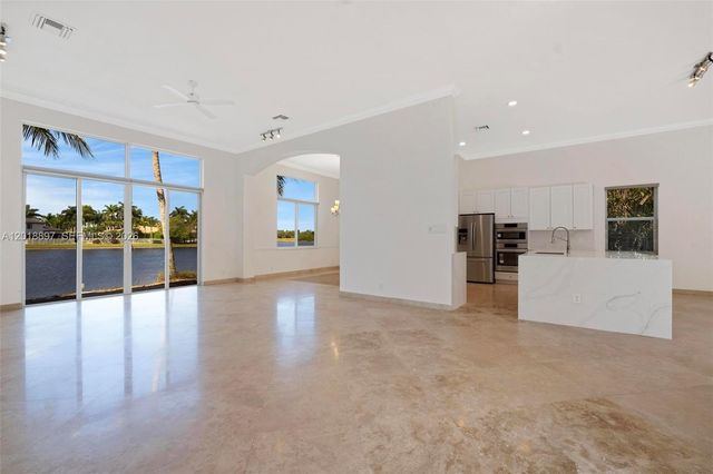 1666 Victoria Pointe Cir, Weston, FL 33327