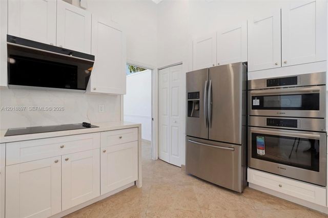 1666 Victoria Pointe Cir, Weston, FL 33327
