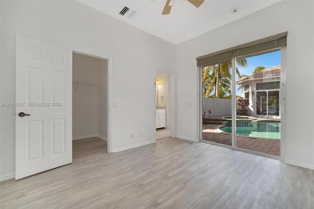 1666 Victoria Pointe Cir, Weston, FL 33327