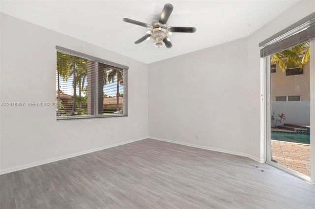 1666 Victoria Pointe Cir, Weston, FL 33327