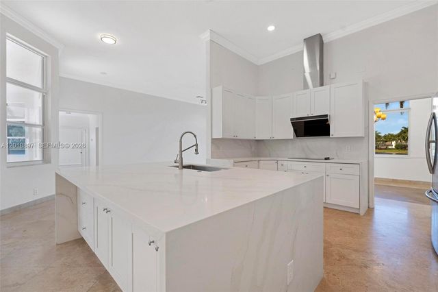 1666 Victoria Pointe Cir, Weston, FL 33327