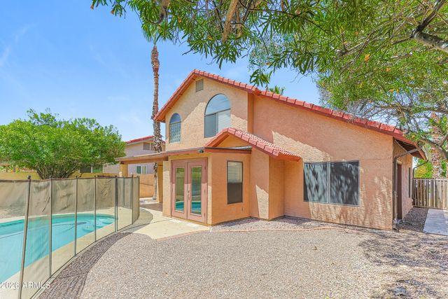 307 S OCEAN Drive, Gilbert, AZ 85233