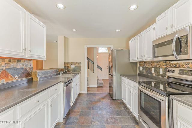 307 S OCEAN Drive, Gilbert, AZ 85233