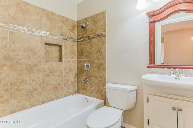 307 S OCEAN Drive, Gilbert, AZ 85233
