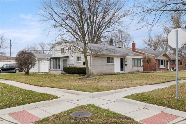 35980 Carlisle Street, Clinton Twp, MI 48035