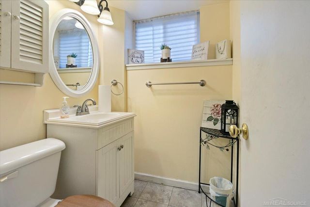 35980 Carlisle Street, Clinton Twp, MI 48035