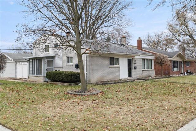 35980 Carlisle Street, Clinton Twp, MI 48035