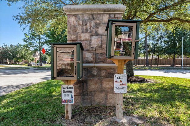 25008 Calais New Court, Kingwood, TX 77339