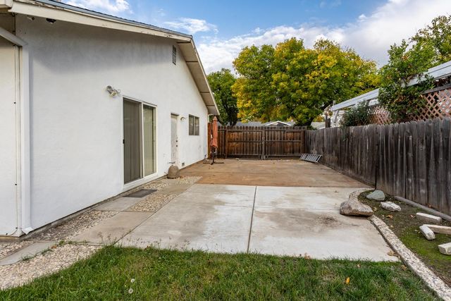 1505 Bandera Ln, Modesto, CA 95355