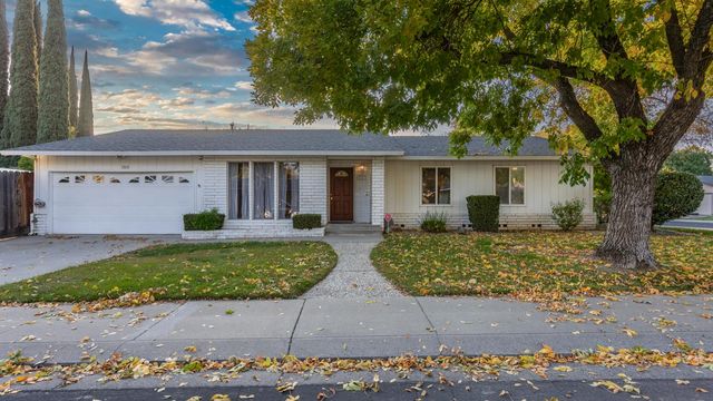 1505 Bandera Ln, Modesto, CA 95355