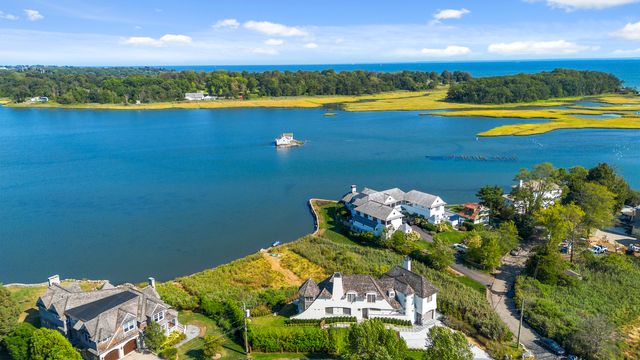 32 Edgewater Hillside, Westport, CT 06880