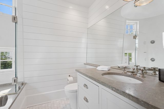 32 Edgewater Hillside, Westport, CT 06880