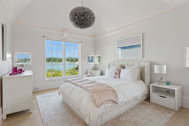 32 Edgewater Hillside, Westport, CT 06880