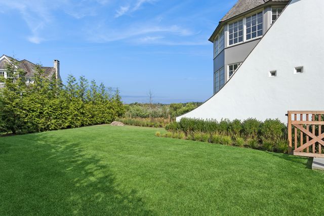 32 Edgewater Hillside, Westport, CT 06880