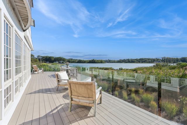 32 Edgewater Hillside, Westport, CT 06880