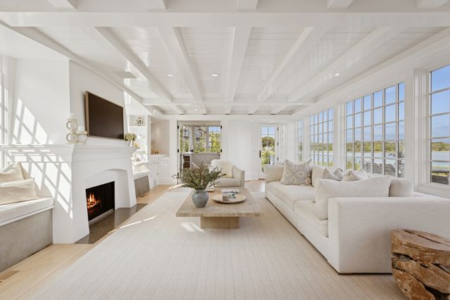 32 Edgewater Hillside, Westport, CT 06880