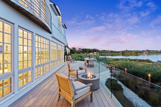 32 Edgewater Hillside, Westport, CT 06880