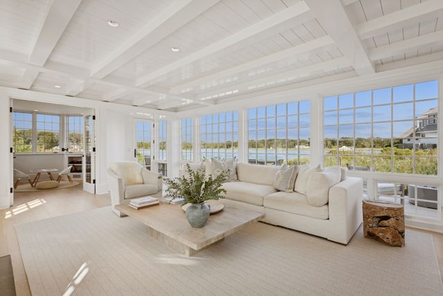 32 Edgewater Hillside, Westport, CT 06880