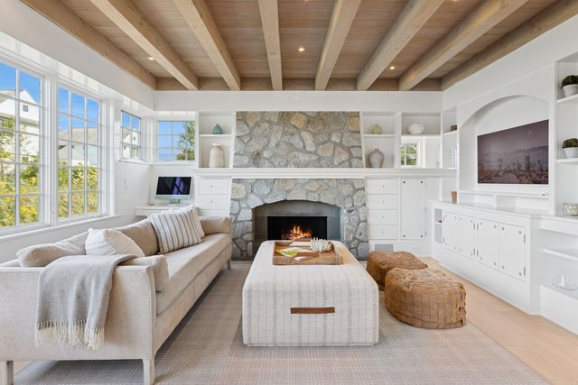 32 Edgewater Hillside, Westport, CT 06880