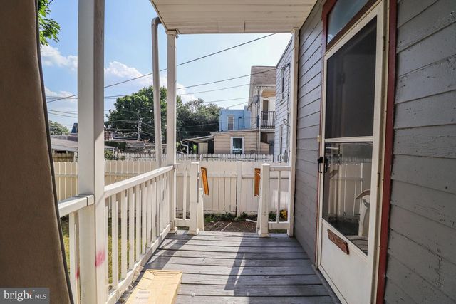 1913 NORTH ST, Harrisburg, PA 17103