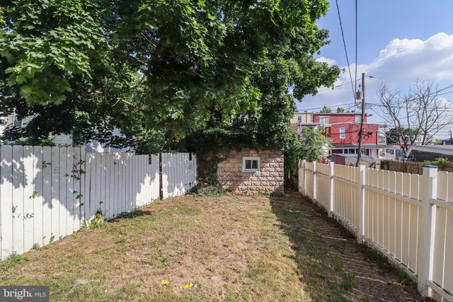 1913 NORTH ST, Harrisburg, PA 17103