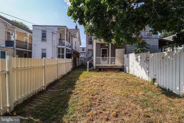 1913 NORTH ST, Harrisburg, PA 17103