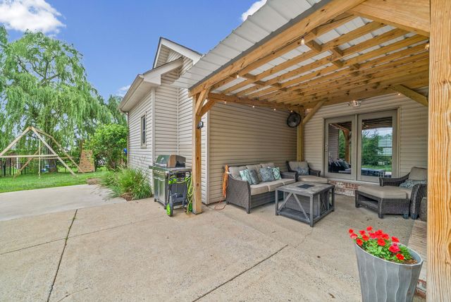 3154 Quincy Ln, Clarksville, TN 37043