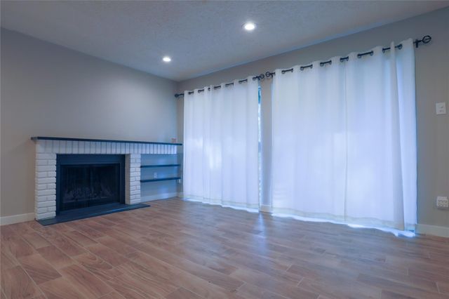 2707 S S Millbend Drive, Spring, TX 77380