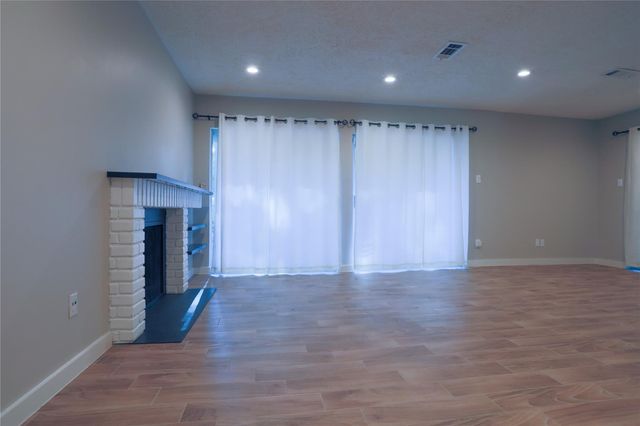 2707 S S Millbend Drive, Spring, TX 77380