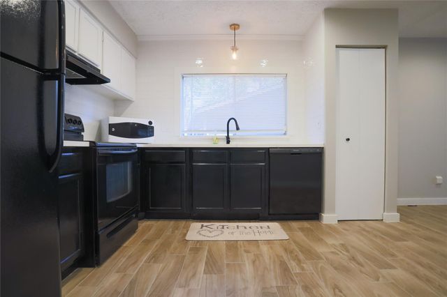 2707 S S Millbend Drive, Spring, TX 77380