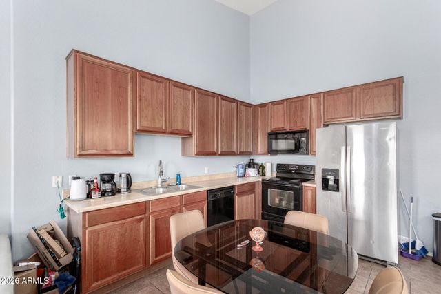 2257 E HUNTINGTON Drive, Phoenix, AZ 85040