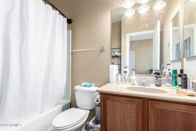 2257 E HUNTINGTON Drive, Phoenix, AZ 85040