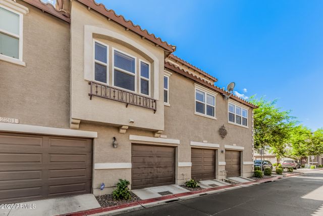 2257 E HUNTINGTON Drive, Phoenix, AZ 85040