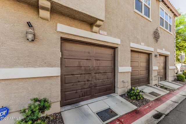 2257 E HUNTINGTON Drive, Phoenix, AZ 85040