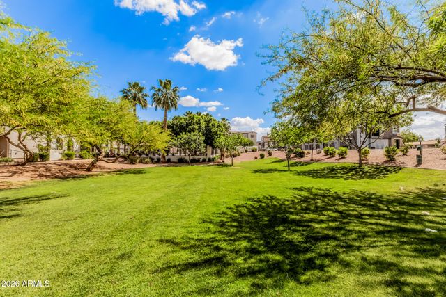 2257 E HUNTINGTON Drive, Phoenix, AZ 85040