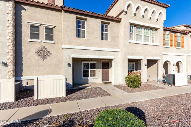 2257 E HUNTINGTON Drive, Phoenix, AZ 85040