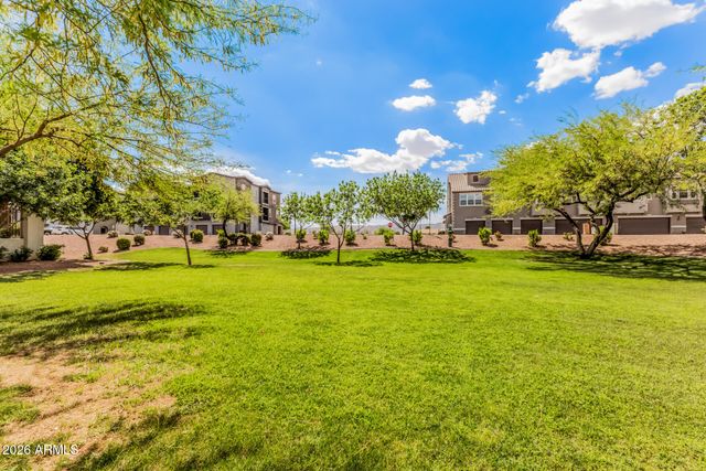 2257 E HUNTINGTON Drive, Phoenix, AZ 85040