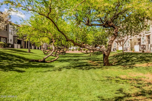 2257 E HUNTINGTON Drive, Phoenix, AZ 85040