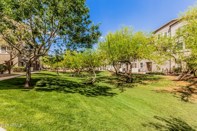 2257 E HUNTINGTON Drive, Phoenix, AZ 85040