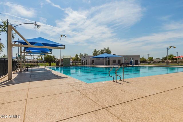 2257 E HUNTINGTON Drive, Phoenix, AZ 85040