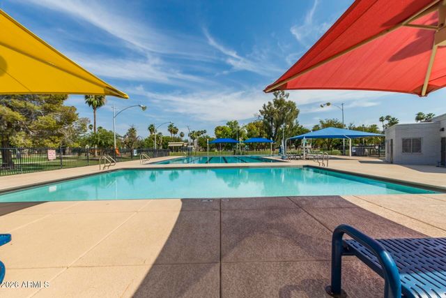 2257 E HUNTINGTON Drive, Phoenix, AZ 85040